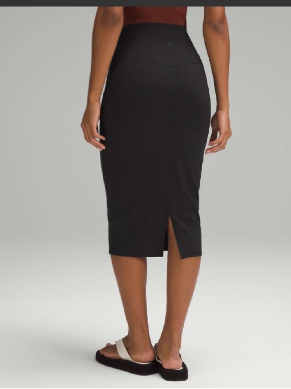 Lululemon Nulu Slim-Fit High-Rise Skirt
Black Size 6